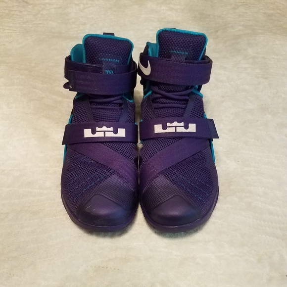 Purple Nike LeBron Soldier IX - Picture 3 of 5